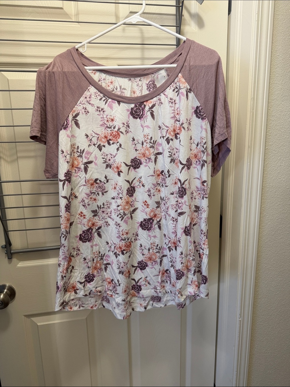 Torrid Floral Raglan Sleeve Women’s Top — Mauve/Pink
